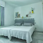 Luminoso Y Fresco En 2ª Linea De Playa 아파트 푸엔히롤라