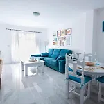 Luminoso Y Fresco En 2ª Linea De Playa 아파트 *